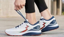 跑鞋最新爆料图片大全,揭秘最新爆料图片大全中的时尚跑鞋风采